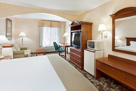 Country & By Radisson, Shelby, Nc Hotel