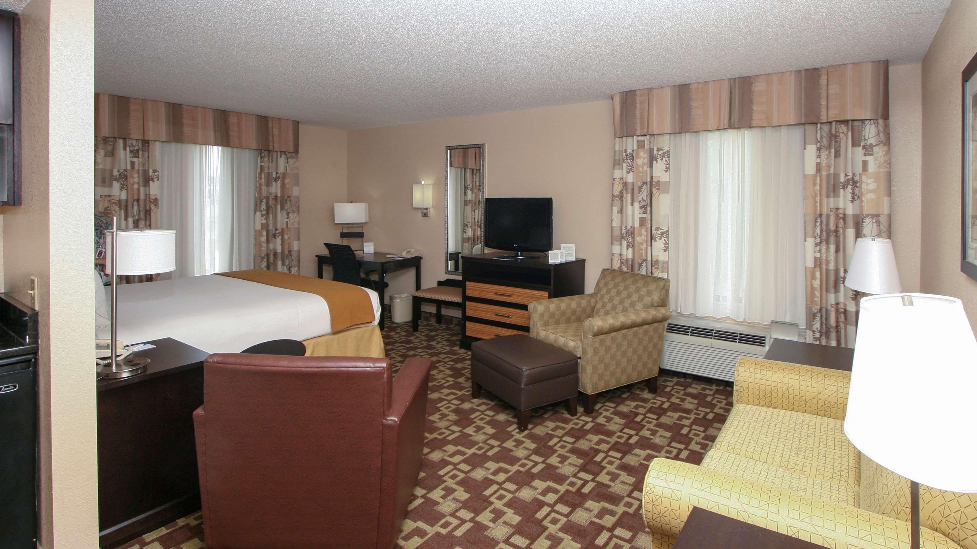 Country & By Radisson, Shelby, Nc Hotel