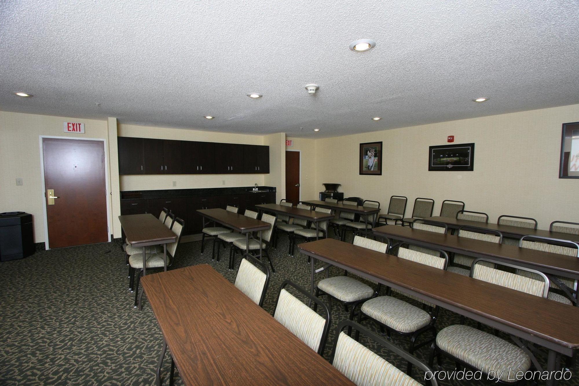 Hotel Country & By Radisson, Shelby, Nc