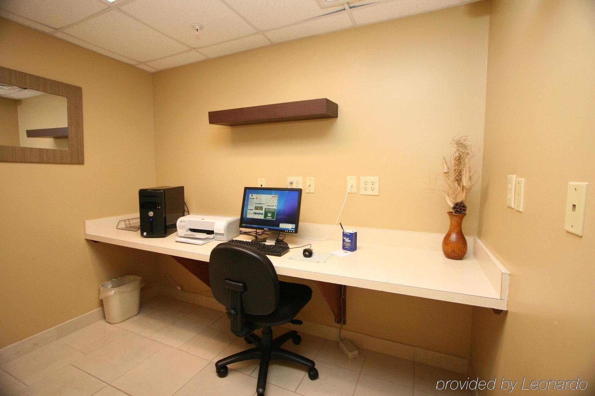 Country & By Radisson, Shelby, Nc Hotel 2*