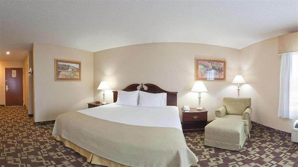 Hotel Country & By Radisson, Shelby, Nc