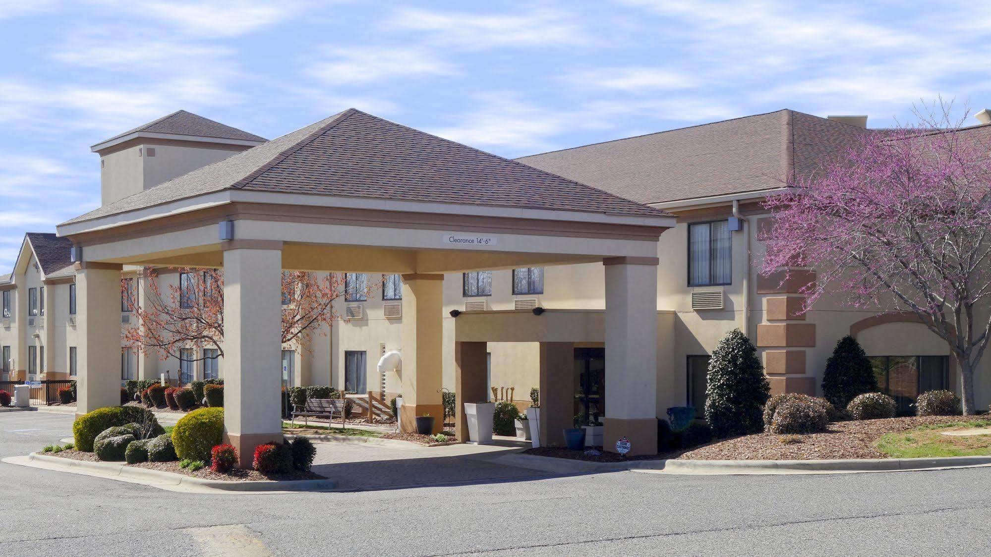 Country & By Radisson, Shelby, Nc Hotel