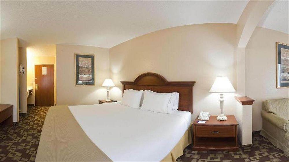 Country & By Radisson, Shelby, Nc Shelby